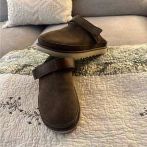 UGG Goldenstar Clog in Hickory